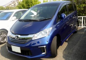 The_frontview_of_Honda_FREED_Hybrid_(GP3)